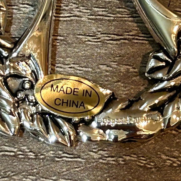 Regent Square Wreath Silver Plated Swarovski Crystals Christmas Ornament in Box - Picture 9 of 10